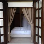Hotel Loca